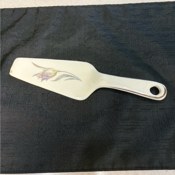 Other - Vintage Ceramic Cake Server With Tulip Modif